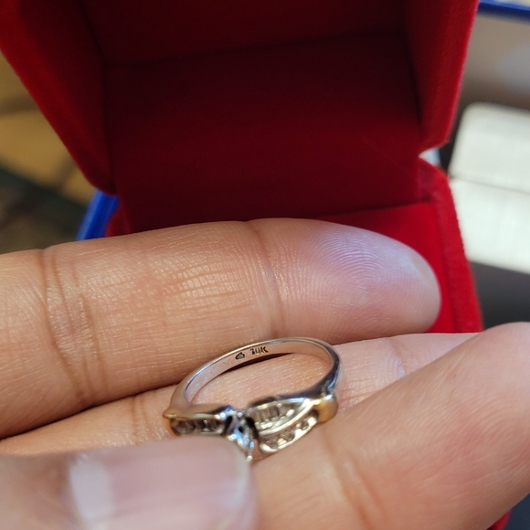 14k Gold Diamond Engagement Ring or Promise Annive - Picture 2 of 7